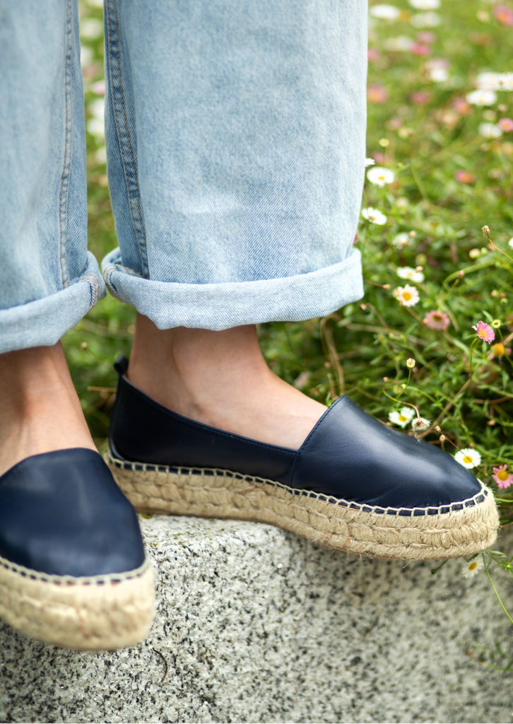 comfortable navy flats